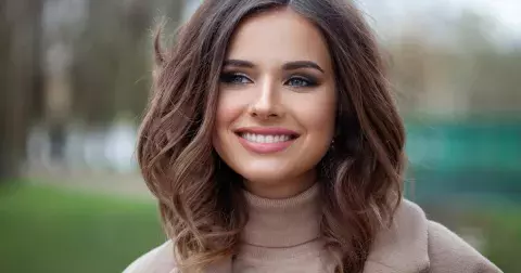 Jemným vlasům chybí objem? Vsaďte na sestříhané účesy. Pomohou vám ale i tyto další triky