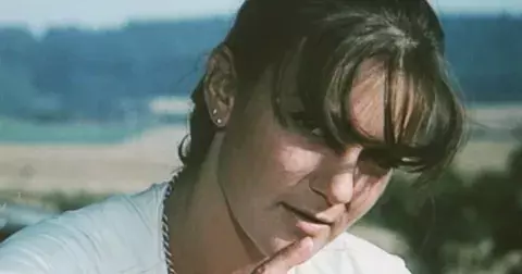 Co dělá před 60 Miluna ze Slunce, seno…: Budete se divit, kam až to „hoštická servírka” Petra Pyšová dotáhla