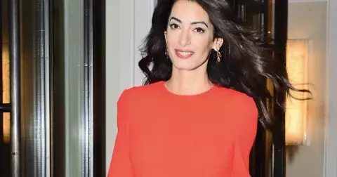 Superpotravina, na kterou nedá dopustit Amal Clooney, je na míru ušitá ženám. Vyladí menopauzu i rozhozenou psychiku