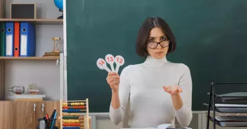 Kvíz: Pamatujete si základní znalosti ze školy jako premiant? Trocha historie, zeměpisu, matematiky i češtiny v 15 otázkách