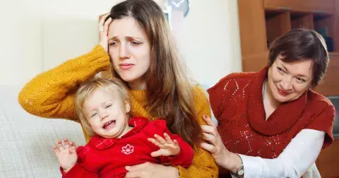 Elena (42 let): Chování mé tchyně je hrozné, nikdy jí nevyhovím, ať dělám cokoliv!