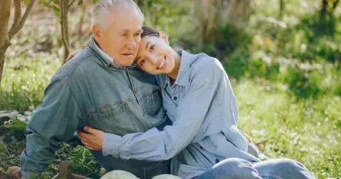 Petra (38 let): „Táta vždycky všechno zvládl sám. Ale stáří ho zlomilo. A mě s ním“