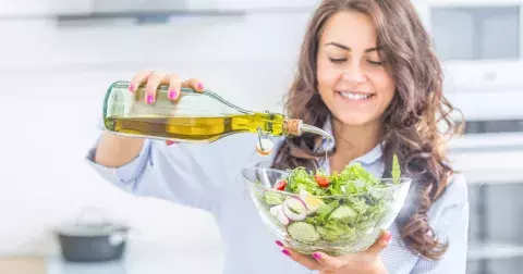 Poznejte nejlepší dietu roku 2025, kterou ocenili výživoví experti: Klíčem je vybrat správně maso, tuky a zdravě mlsat