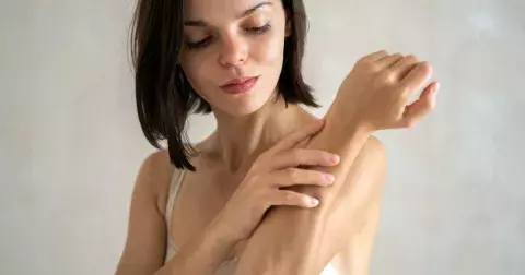 Tajemné čáry na zápěstí. Co o vás tyto linie dokážou prozradit, poradí odbornice