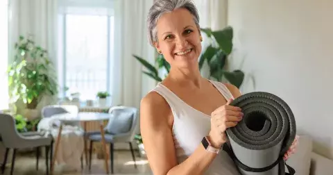 Cvik superman zpevní zadeček a posílí svaly kolem páteře. Vypadá vesele, ale je velmi účinný. Zacvičte si ho ještě dnes