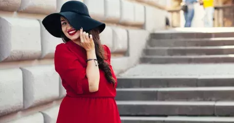 Větší bříško už vás trápit nemusí: Vykouzlete si vosí pas i po 50, pomohou vám tyto snadné triky