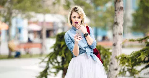 7 nejkrásnějších sukní, která udávají styl jara 2025. Sednou každé ženě, bez ohledu na věk i typ postavy