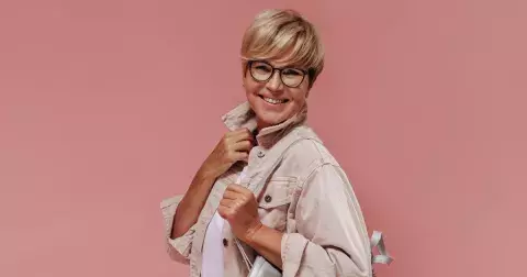 Je vám 30, 40, 50, nebo více a chcete vypadat mladší? Drobné změny v oblečení vám uberou několik let