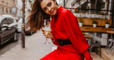 Tyto trendy barvy budou hitem jara 2025: Možná už máte některou ve vašem šatníku