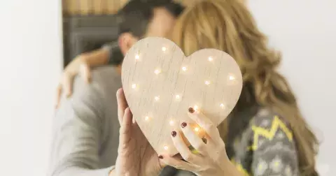 Znamení, která se zamilují během dvou vět, ale litují hned po třetím měsíci. Dva srdcaři v celém zvěrokruhu Berani a Váhy začnou pochybovat dřív než ostatní