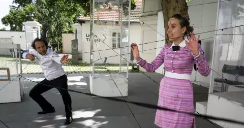 Životní příběh Medy Mládkové v divadelní hře!