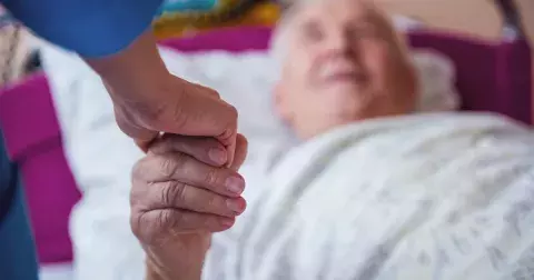 Ivana 47 let napsala dopis o ztrátě milovaného dědečka "Chodila jsem za ním každý den, nakonec jsem jeho smrt nestihla"