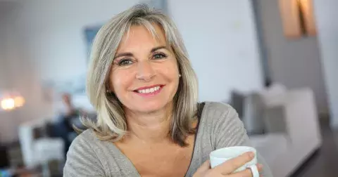 Jak se v 50 letech cítit na 30: Studie odhaluje 6 návyků, které musíte začít dělat