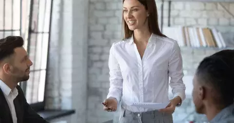 Naučte se získat a ovlinit téměř každého: Jak komunikovat, aby vás lidé poslouchali?