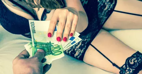 Proč chodí muži za prostitutkami? Známe odpověď!