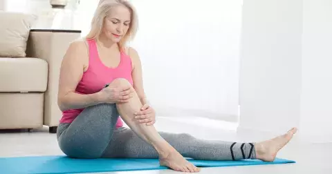 Cvičení jako prevence osteoporózy: Posilujte kosti přirozeně. Jak správné cvičení pomáhá předcházet úbytku kostní hmoty a zlepšuje rovnováhu