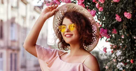 Na detailech záleží: Módní kousky s rafinovanými průstřihy a doplňky povznesou každý outfit na novou úroveň