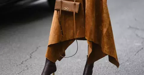 Nový design přepisuje dosavadní trendy kabelek: East-west kabelky si díky jedinečnému tvaru rychle zamilujete i vy v jakémkoli věku