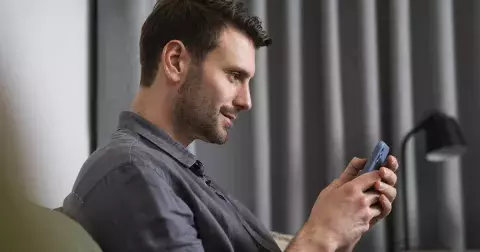 Kristýna (43 let): Můj přítel sleduje polonahé a nahé fotky žen na internetu, vadí mi to