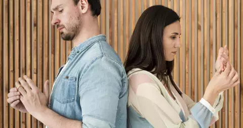 Míša (45 let): Nevím koho si vybrat, manžela nebo milence? Jsem zoufalá a nevím, co dál!