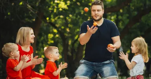 Nejlepší tatínkové podle horoskopu: Muži ve znamení Raka, Býka, Lva a Kozoroha