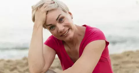 Léto jako zdroj psychické nepohody? Proč nám někdy slunečné dny dávají zabrat, vysvětlí psychoterapeuti