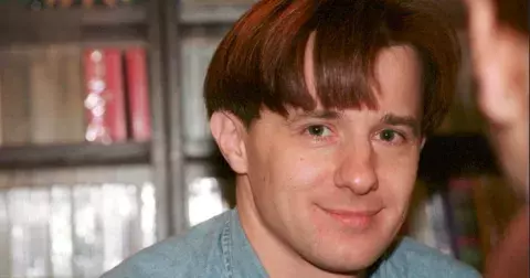 Jak dnes vypadá idol 80. let Petr Kotvald: Zpěvákovi skákaly fanynky do postele. Jedna ho pak dostala dokonce před soud