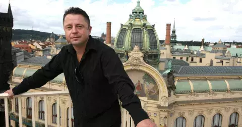 Jedenáct let žila s Petrem Mukem. Poznala ho v době, kdy už trpěl depresí. Míša Klimková otevřeně o soužití se známým zpěvákem