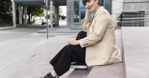 Tento styl ženám po 50 nesmírně sluší. Stačí znát několik triků, jak módní kousky kombinovat, a budete neskutečně svůdná