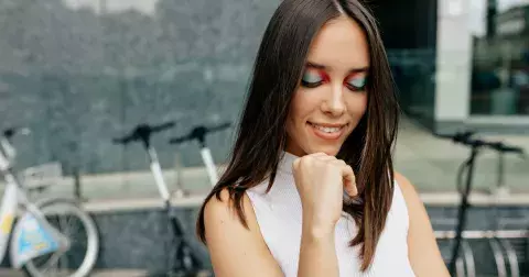 Vyzkoušejte v létě stíny v barvě zralých hroznů. Proč má aquamarine eyes letní kouzlo a kde vybrat ty správné produkty?