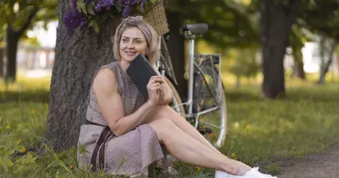 Letní tenisky stokrát jinak. Nejkrásnější tenisky pro horké dny i žhavé outfity jsme vybrali do galerie