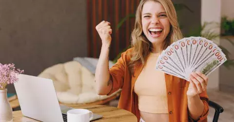 3 znamení, která budou v létě nejvíc v balíku: Jedni vyhrají v loterii, druzí podepíšou životní obchod, třetí budou dědit