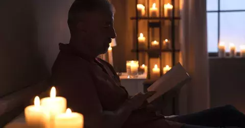 Mariana (65): Můj jediný syn se přidal k sektě. Ztrácím ho každým dnem a nedokážu ho zachránit!