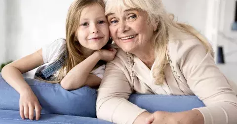 Leoš (58 let): Manželka pořád hlídá vnoučata. Cítím se opomíjený, vše se točí kolem nich!