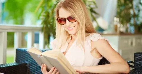 Kvíz: Zkuste odpovědět na 10 otázek a zjistěte, jestli byste zvládli i dnes maturitu z češtiny. Kdo projde bez chyby, je borec