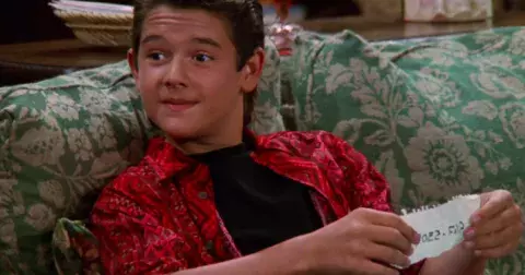 Pamatujete si věčného provokatéra J. T. ze sitcomu Krok za krokem? V holohlavém tlouštíkovi byste ho nepoznali. Po přepadení se stáhl ze showbyznysu