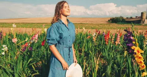 Džínovina v létě? Nejoblíbenější materiál noste v létě v jeho lehkých variantách. Kousky ze vzdušné džínoviny jsme vybrali do galerie