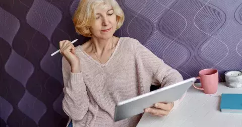 Kvíz: Umíte správně psát mně / mě? Některé češtinské chytáky nám dávají zabrat