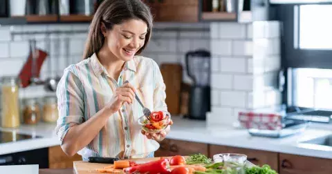 5 light studených večeří podle zásad středomořské kuchyně: Co si dopřávají štíhlé Španělky a Řekyně, které chtějí žít do sta let?