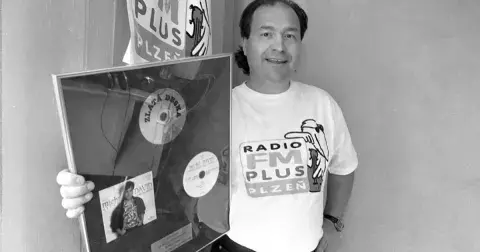 Král diskoték Michal David: Mladého rebela vyloučili z Pionýra. S osudovou ženou letos slaví neskutečných 40 let