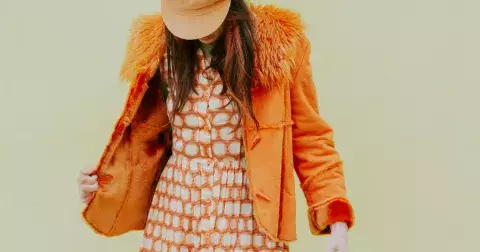 S bundou letos neuspějete: Návrat hlásí úplně jiný svrchník, krátký i dlouhý