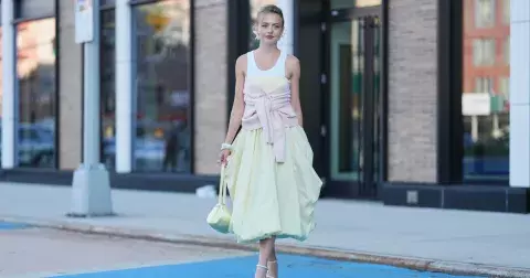 Dokonalé podzimní sukně? Jen jeden malý detail udělá velký rozdíl. Vsaďte na lem