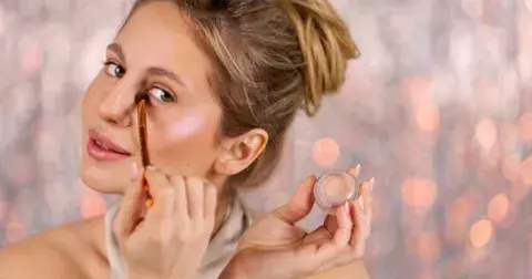 Make-up bez make-upu? Prozradíme vám, jak vypadat stále svěží a zářivá i bez líčení a po ránu