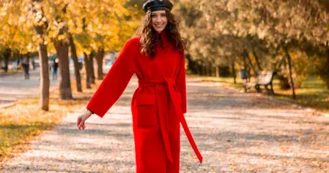 Podzimní kabáty v tónech, které lichotí pleti a věku. Ty nejkrásnější jsme vybrali do galerie