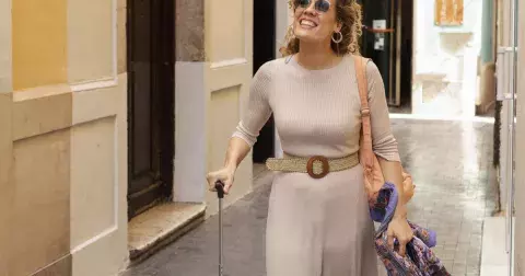 Jaké chyby dělají ženy po 50 při oblékání a co jim opravdu sluší podle stylistů