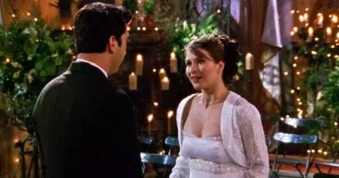 Přátelé letos slaví 30 let: Co dnes dělá Helen Baxendale, která hrála manželku Rosse, nudnou a nesympatickou Emily?