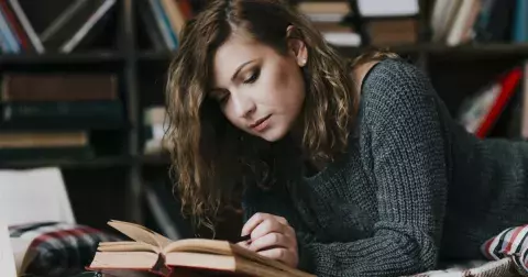 Kvíz: Otestujte si své všeobecné znalosti. Poznáte správného autora podle díla, nebo pohoříte už na učivu prvouky?