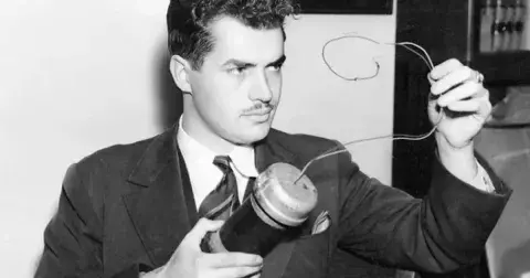 Jack Parsons: Raketový inženýr vyvolával démony. U sebe doma vyznával netradiční kult