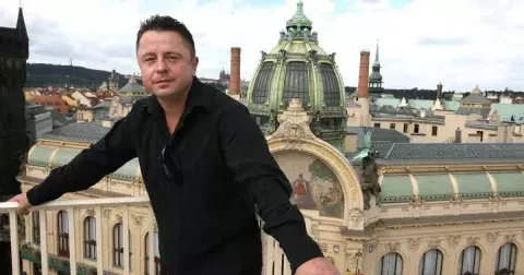 Jedenáct let žila s Petrem Mukem. Poznala ho v době, kdy už trpěl depresí. Míša Klimková otevřeně o soužití se známým zpěvákem