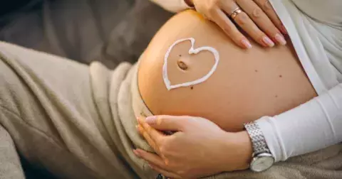 "Otěhotněla jsem s mým učitelem. Náš vztah začal románkem, tohle jsem ale nepředpokládala," říká Lenka